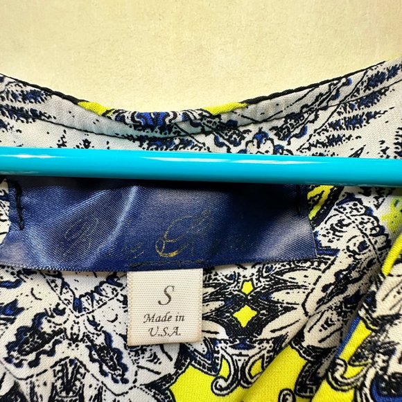 Women Sleeveless silky bright neon blouse size small 624 - Picture 2 of 6